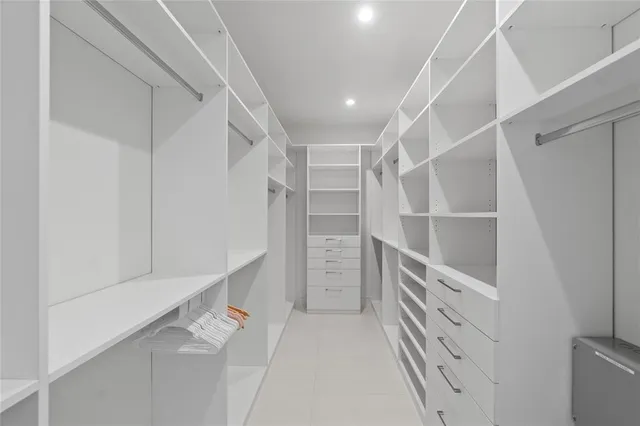 $20,000 | 221 Shore Court, Unit 221, Lauderdale-by-the-Sea, FL 33308