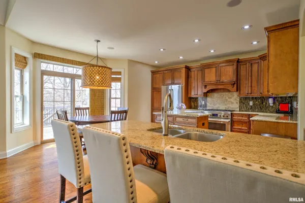 $619,000 | 11047 North Country Ridge Lane, Dunlap, IL 61525
