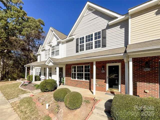 $325,000 | 1228 Iron Gate Court, Rock Hill, SC 29732