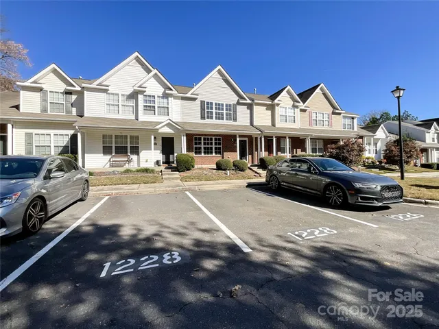 $325,000 | 1228 Iron Gate Court, Rock Hill, SC 29732