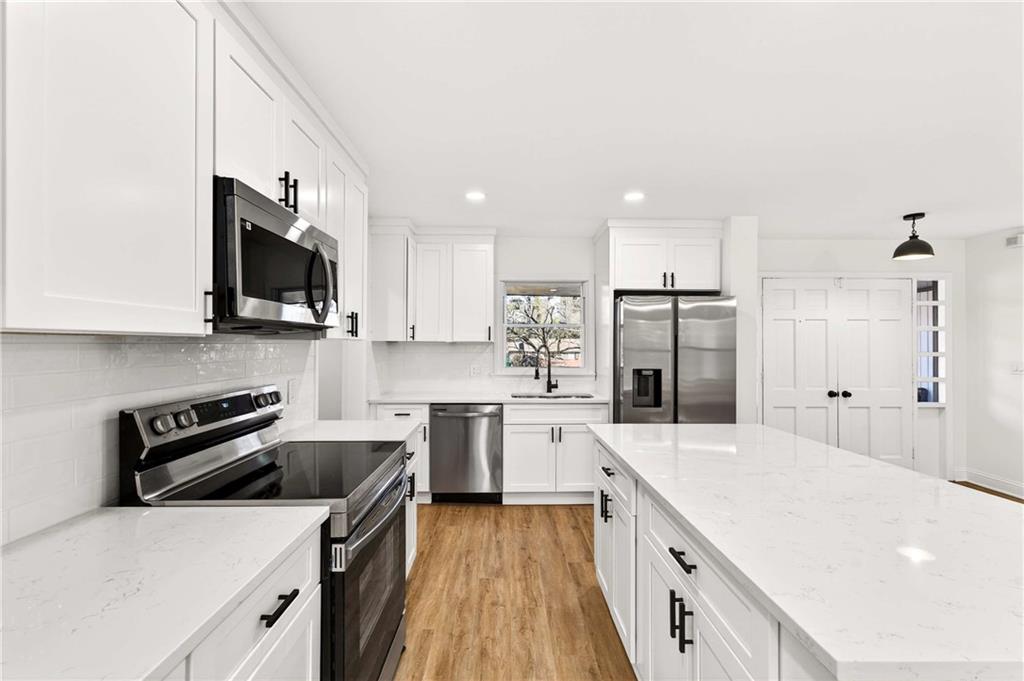 4365 Langdon Drive Decatur, GA 30035 - Photo 12 of 36