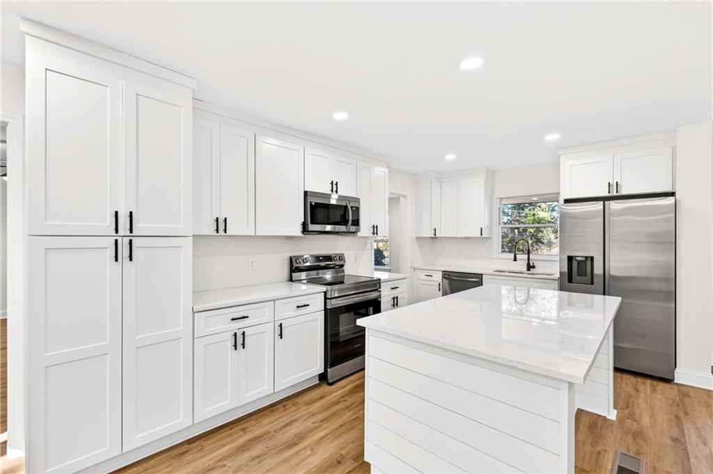 4365 Langdon Drive Decatur, GA 30035 - Photo 13 of 36