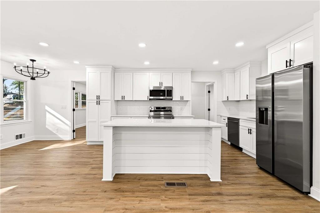 4365 Langdon Drive Decatur, GA 30035 - Photo 7 of 36