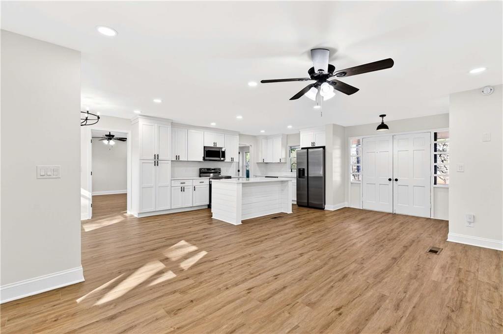 4365 Langdon Drive Decatur, GA 30035 - Photo 8 of 36