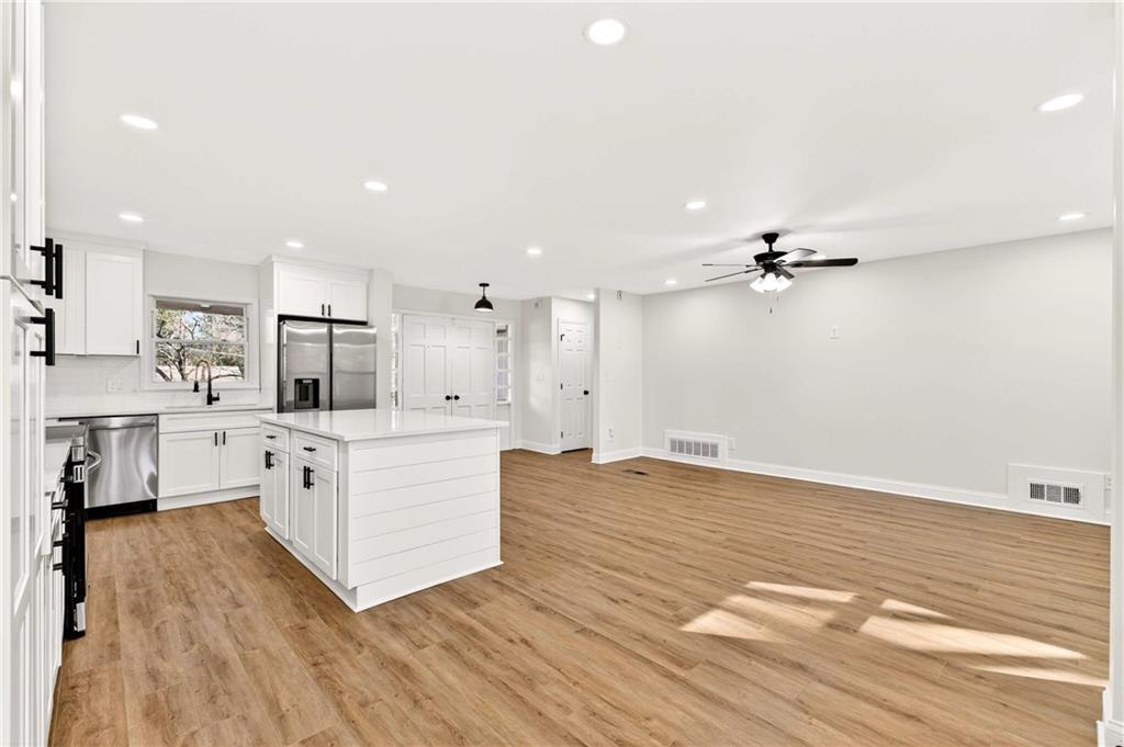 4365 Langdon Drive Decatur, GA 30035 - Photo 9 of 36