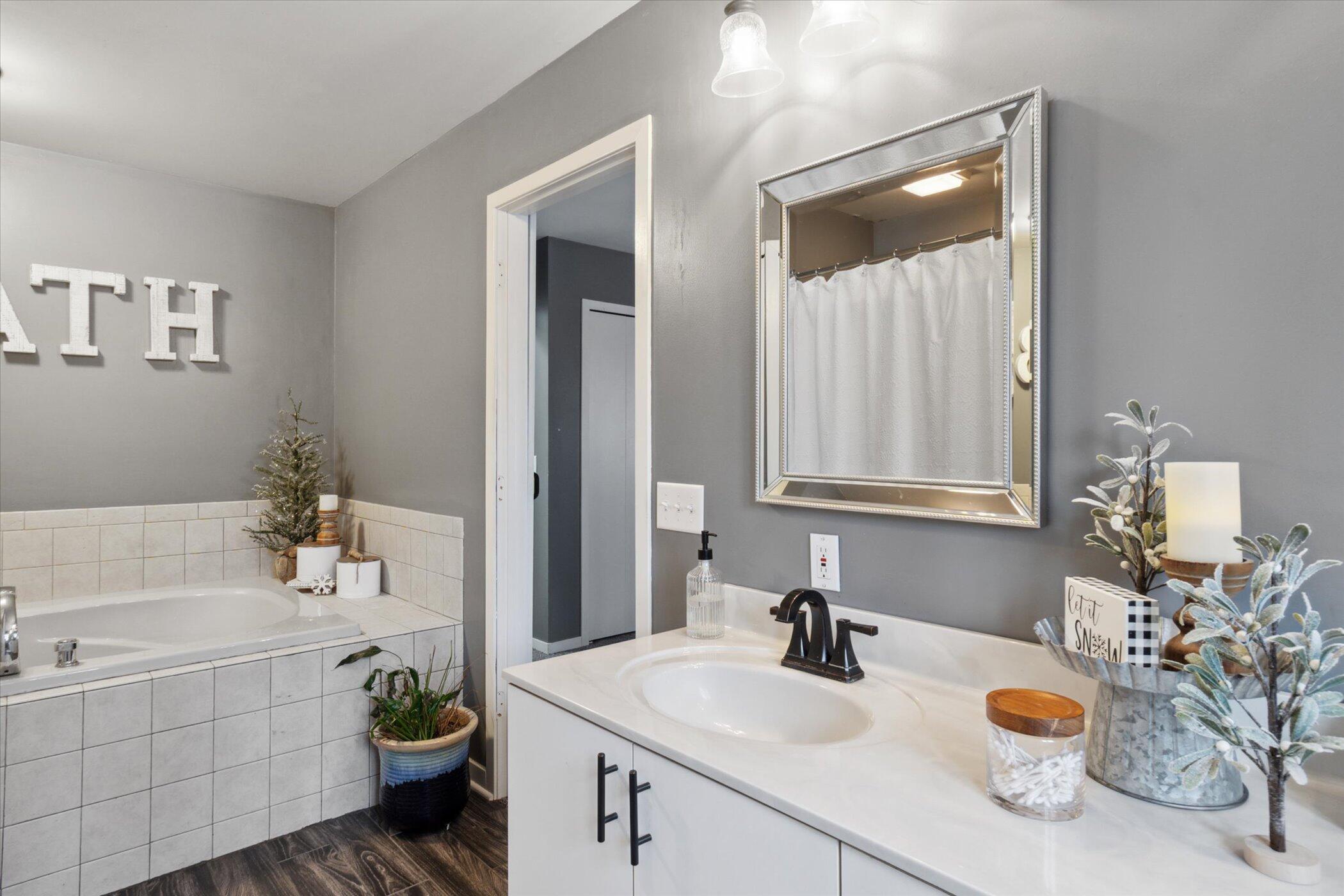 7745 Napoleon Road Jackson, MI 49201 - Photo 21 of 37 21-7745-Napoleon-Rd-Jackson-MI-49201-Win