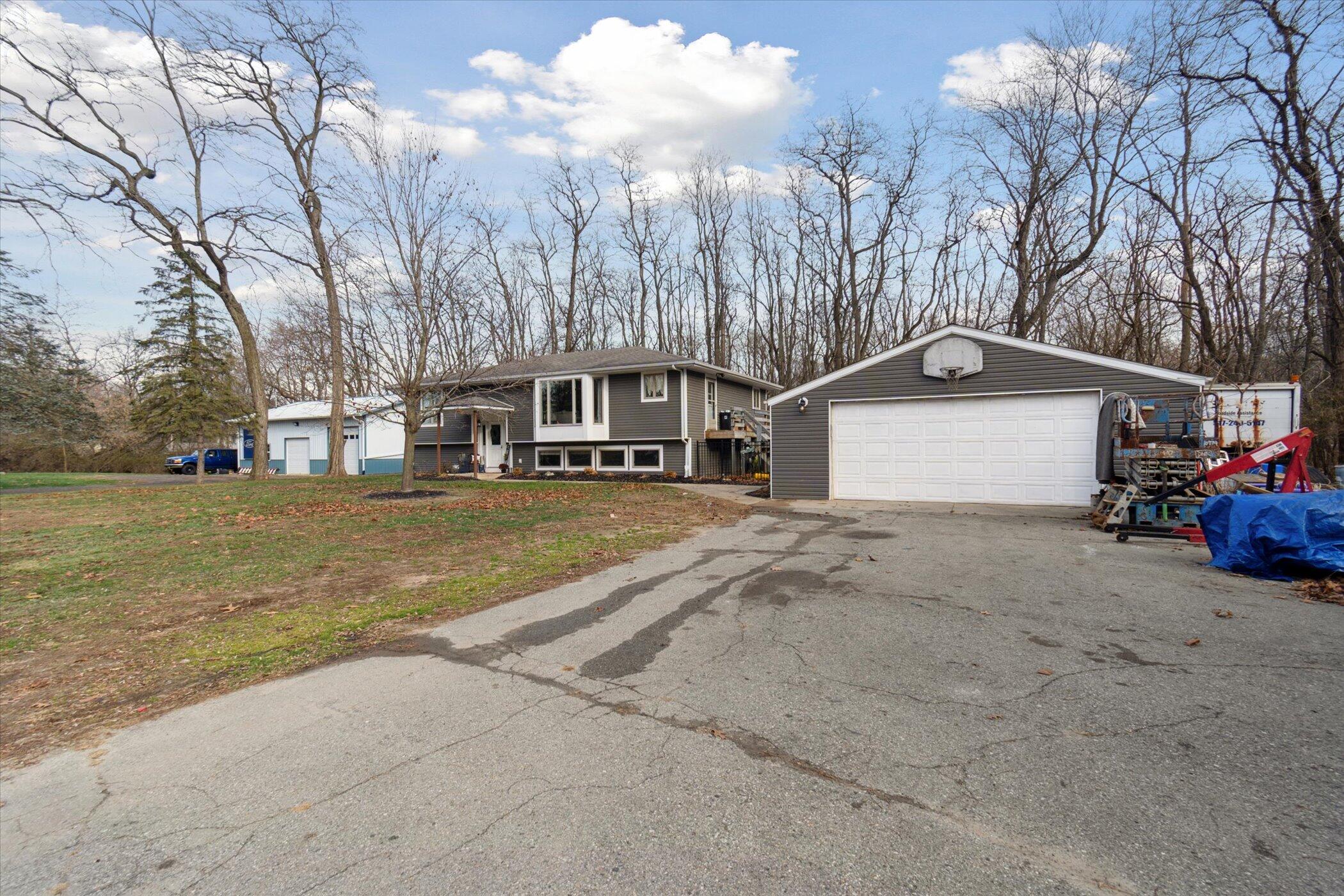 7745 Napoleon Road Jackson, MI 49201 - Photo 4 of 37 04-7745-Napoleon-Rd-Jackson-MI-49201-Win