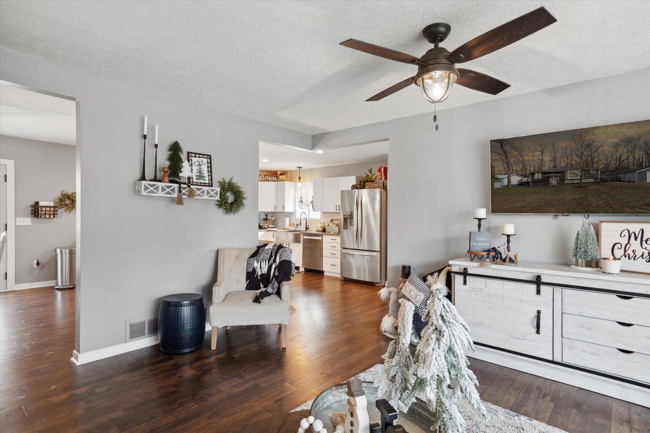 7745 Napoleon Road Jackson, MI 49201 - Photo 9 of 37 09-7745-Napoleon-Rd-Jackson-MI-49201-Win
