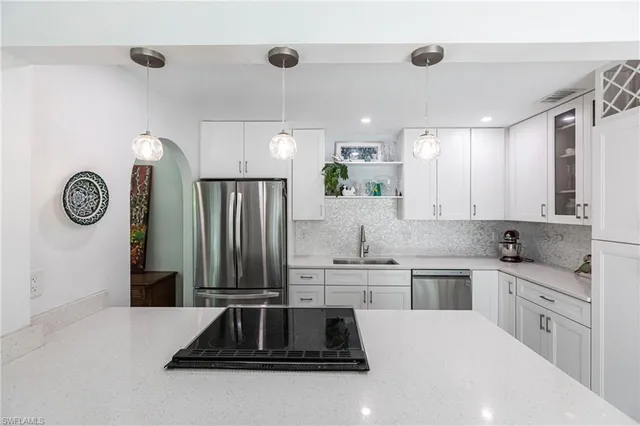 $525,000 | 1323 Solana Road, Unit K2, Naples, FL 34103