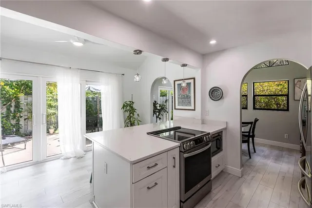 $525,000 | 1323 Solana Road, Unit K2, Naples, FL 34103