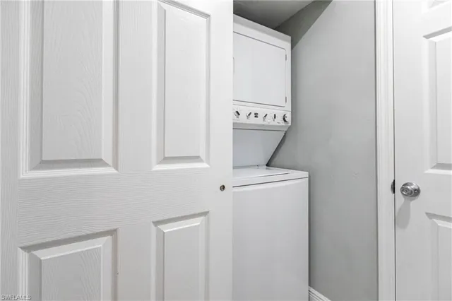 $525,000 | 1323 Solana Road, Unit K2, Naples, FL 34103