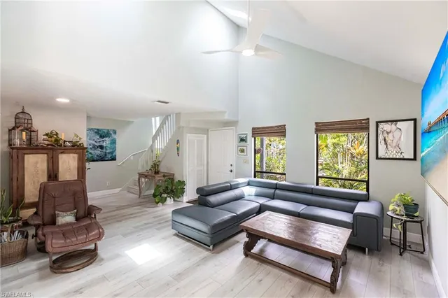 $525,000 | 1323 Solana Road, Unit K2, Naples, FL 34103