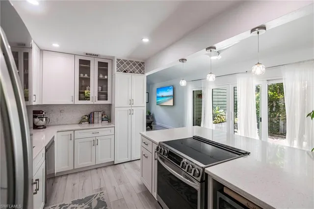 $525,000 | 1323 Solana Road, Unit K2, Naples, FL 34103