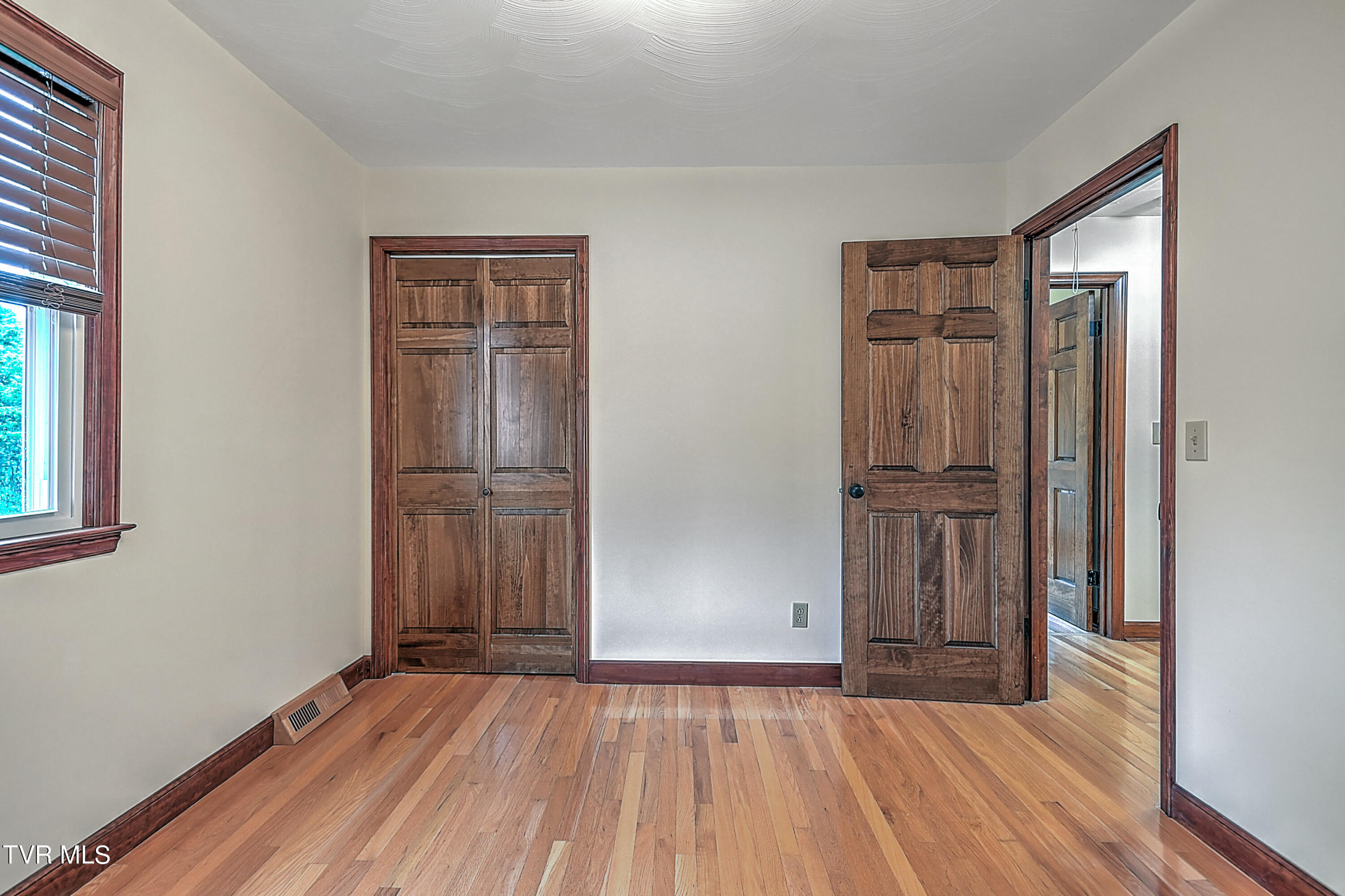 30 Compton Bristol, TN 37620 - Photo 32 of 64 30 Compton DOM-20