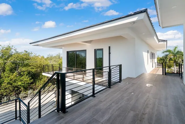 $27,500,000 | 2405 Coco Plum Drive, Marathon, FL 33050