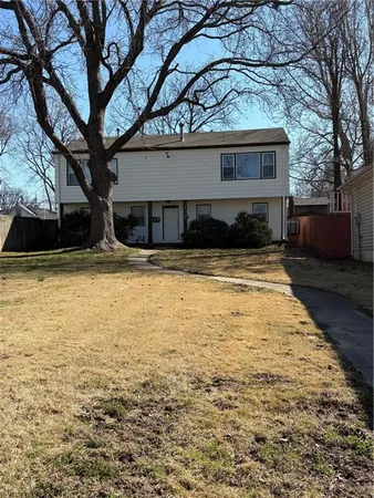 $240,000 | 105 South Crysler Avenue, Independence, MO 64050