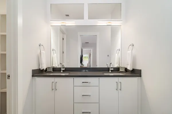 $3,499 | 119 Acklen Park Drive, Unit 104, Nashville, TN 37203