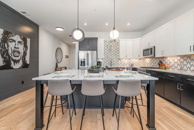 $3,499 | 119 Acklen Park Drive, Unit 104, Nashville, TN 37203