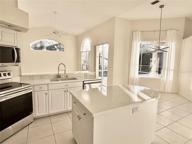 $3,500 | 731 Waterside Court, Tarpon Springs, FL 34689