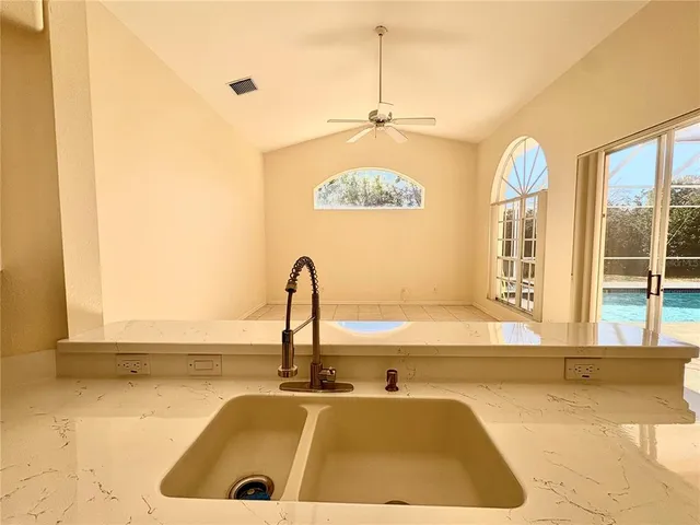 $3,500 | 731 Waterside Court, Tarpon Springs, FL 34689