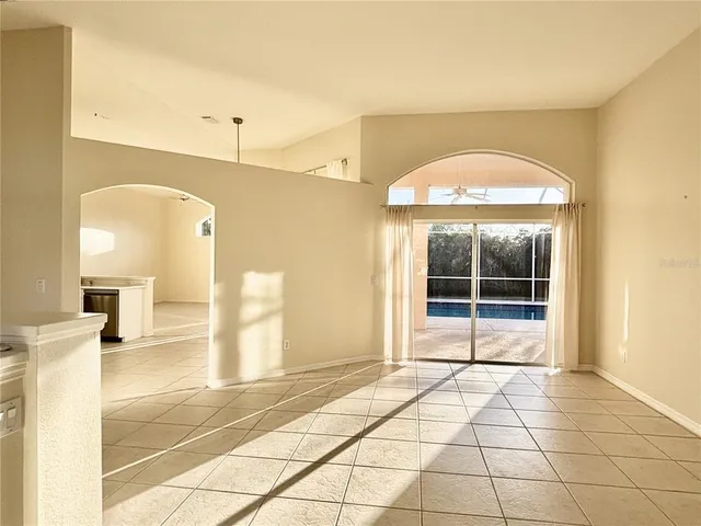 $3,500 | 731 Waterside Court, Tarpon Springs, FL 34689