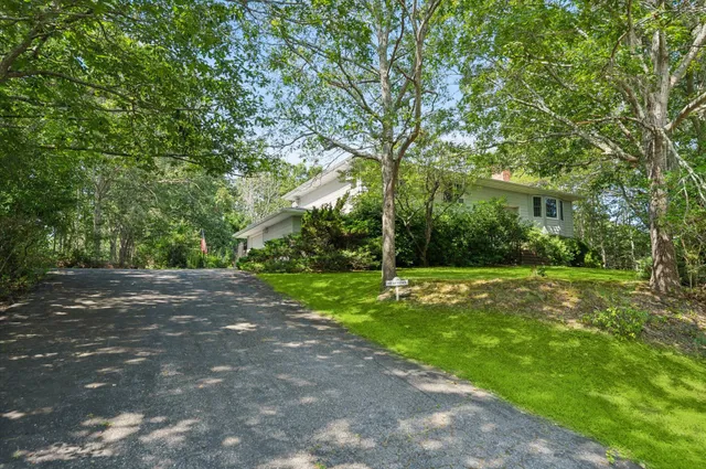 $1,895,000 | 59 Highview Drive, Sag Harbor, NY 11963