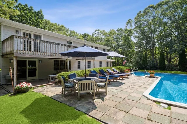 $1,895,000 | 59 Highview Drive, Sag Harbor, NY 11963