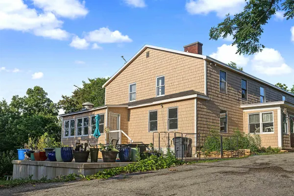 $349,900 | 652 Highway 20, Elizabeth, IL 61028