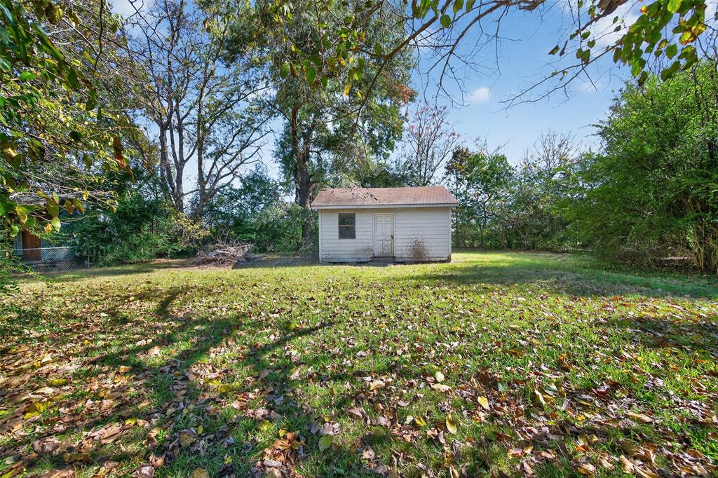 113 Linden Drive Athens, TX 75751 - Photo 18 of 19 a view of a house with backyard and garden