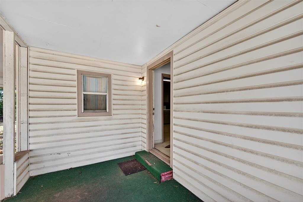 113 Linden Drive Athens, TX 75751 - Photo 2 of 19 a view of a house with a yard