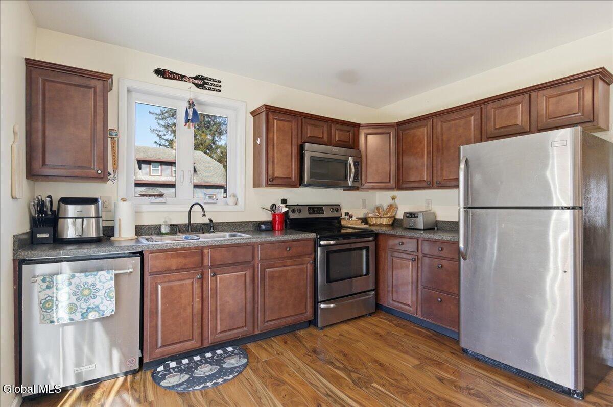 14 Stratton Place Bethlehem, NY 12054 - Photo 11 of 31 14 Stratton Place