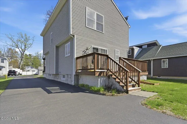 $399,900 | 14 Stratton Place, Bethlehem, NY 12054