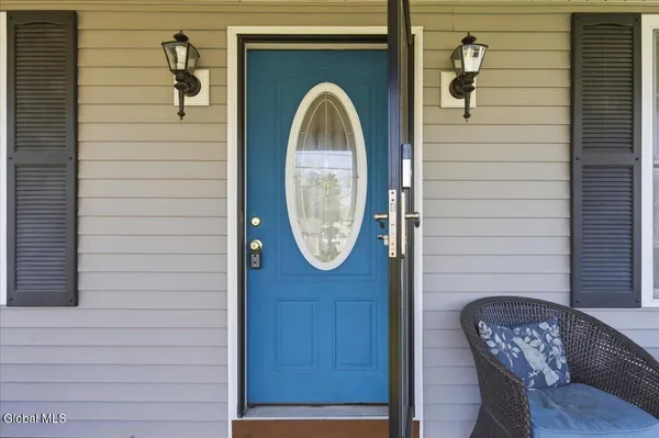 $399,900 | 14 Stratton Place, Bethlehem, NY 12054