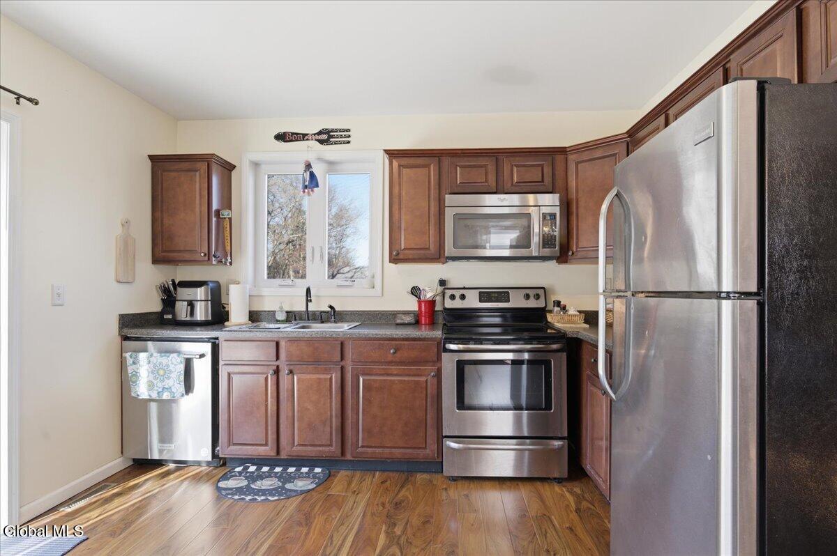 14 Stratton Place Bethlehem, NY 12054 - Photo 10 of 31 14 Stratton Place