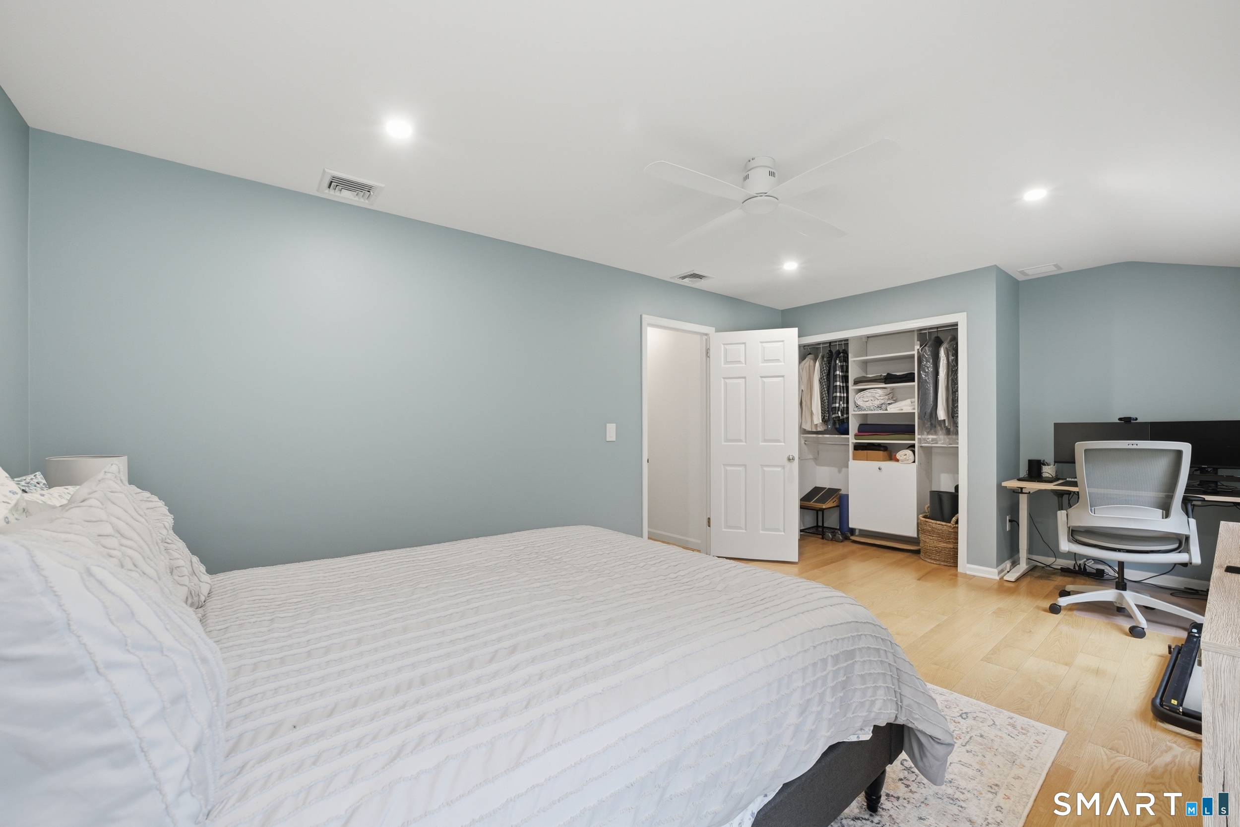 14 Woodchuck Lane Ridgefield, CT 06877 - Photo 25 of 39 Upper Level Second Bedroom