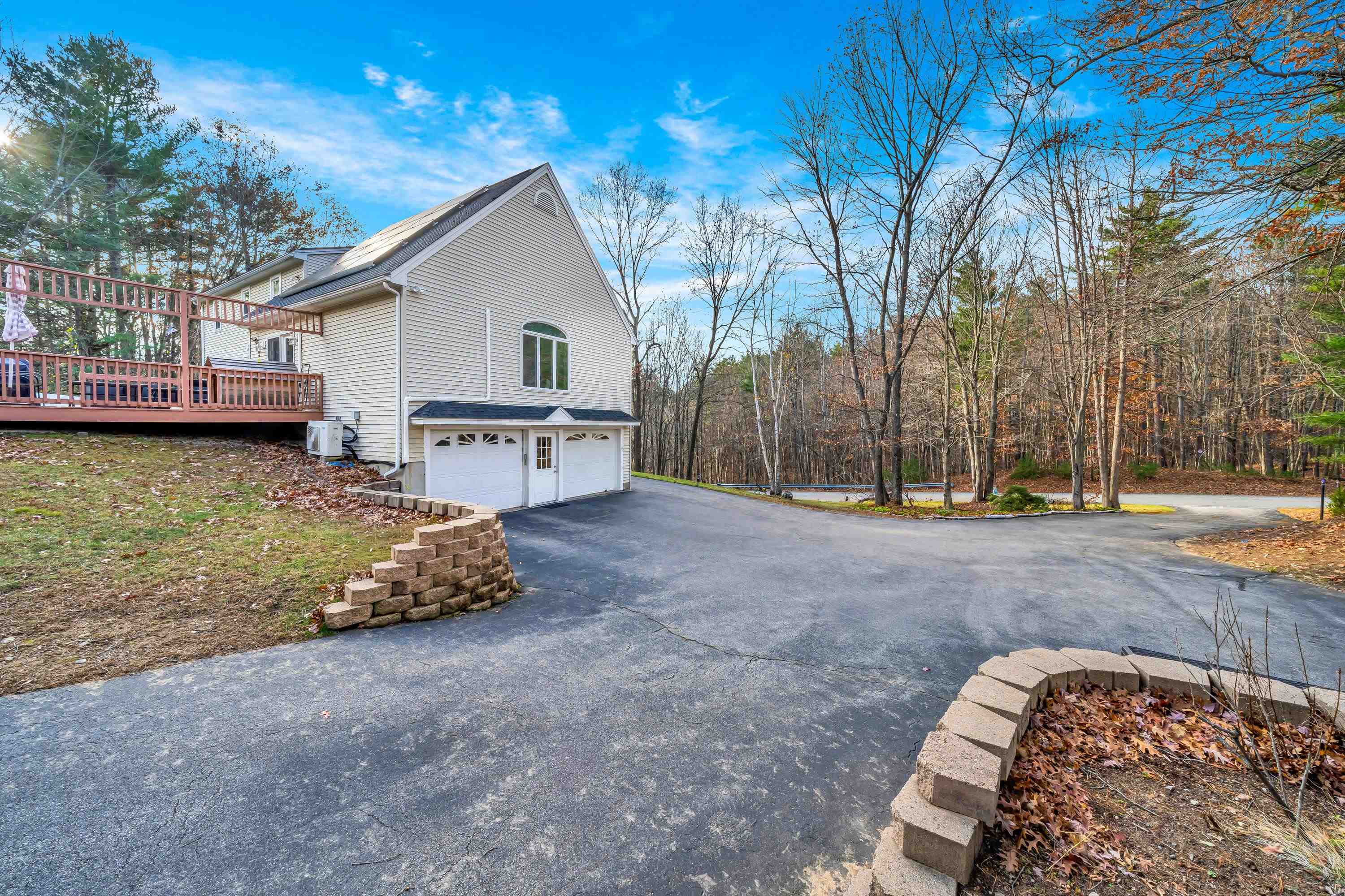 27 Norwood Road Salem, NH 03079 - Photo 2 of 28