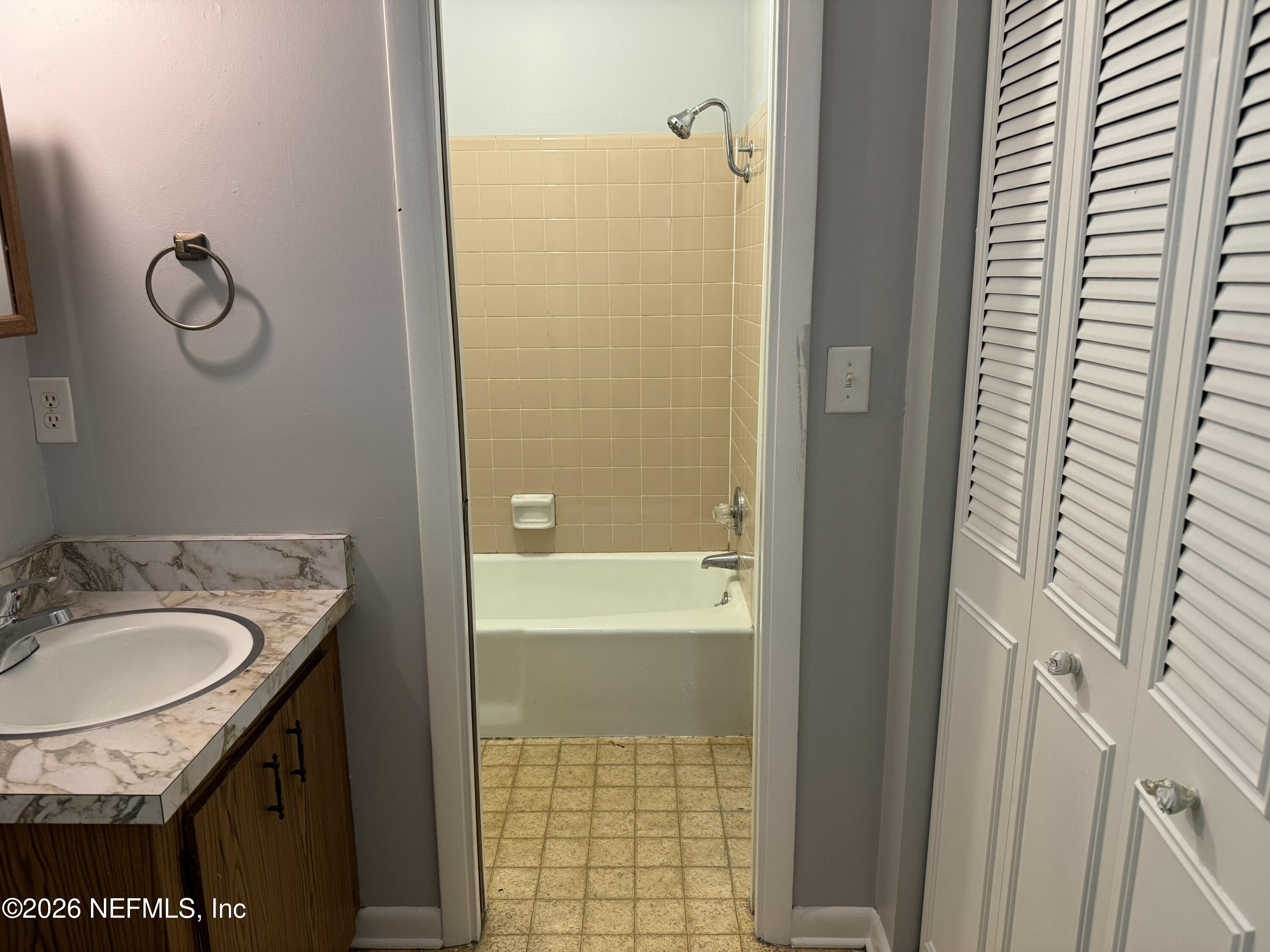 475 Nightingale Street Keystone Heights, FL 32656 - Photo 22 of 26 21) Bathroom 1
