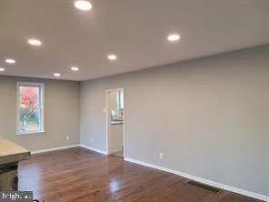 $2,295 | 2822 Jenkintown Road, Glenside, PA 19038