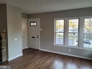 $2,295 | 2822 Jenkintown Road, Glenside, PA 19038