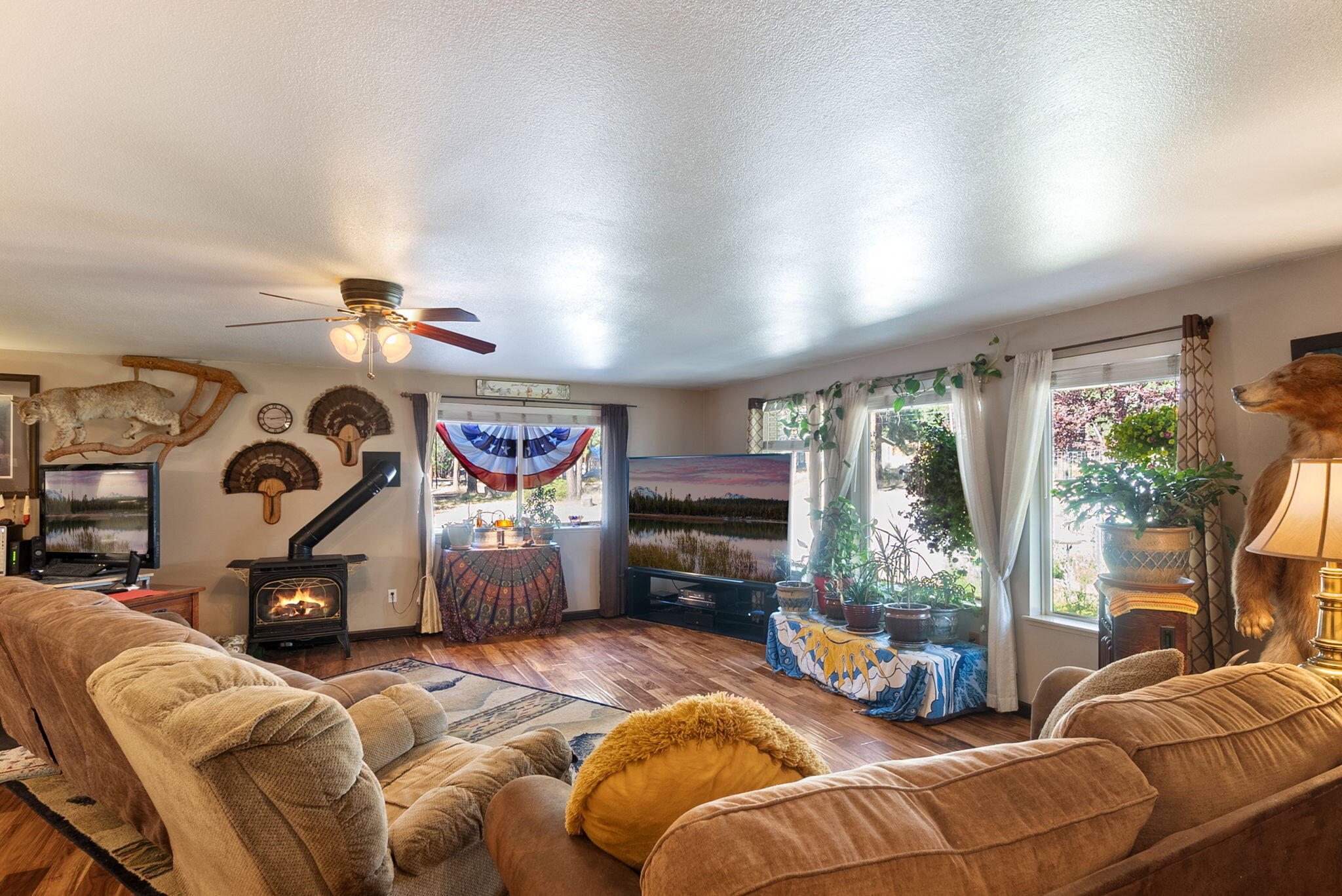 19275 Cherokee Road Bend, OR 97702 - Photo 10 of 47 9-web-or-mls-Riley Visuals-9