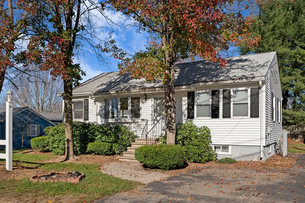 7 Porter Road North Reading, MA 01864 - Photo 1 of 32 Gallery Image 1