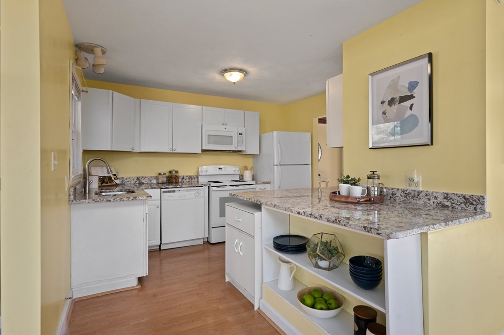 7 Porter Road North Reading, MA 01864 - Photo 7 of 32 Gallery Image 7