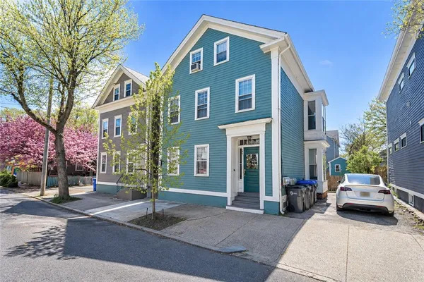$1,700 | 109 John Street, Unit 3, Providence, RI 02906