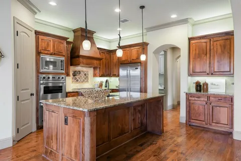$1,350,000 | 5859 Shoreside Bend, Irving, TX 75039
