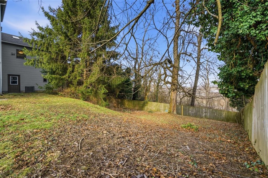 126 Leon Road Pittsburgh, PA 15220 - Photo 41 of 44