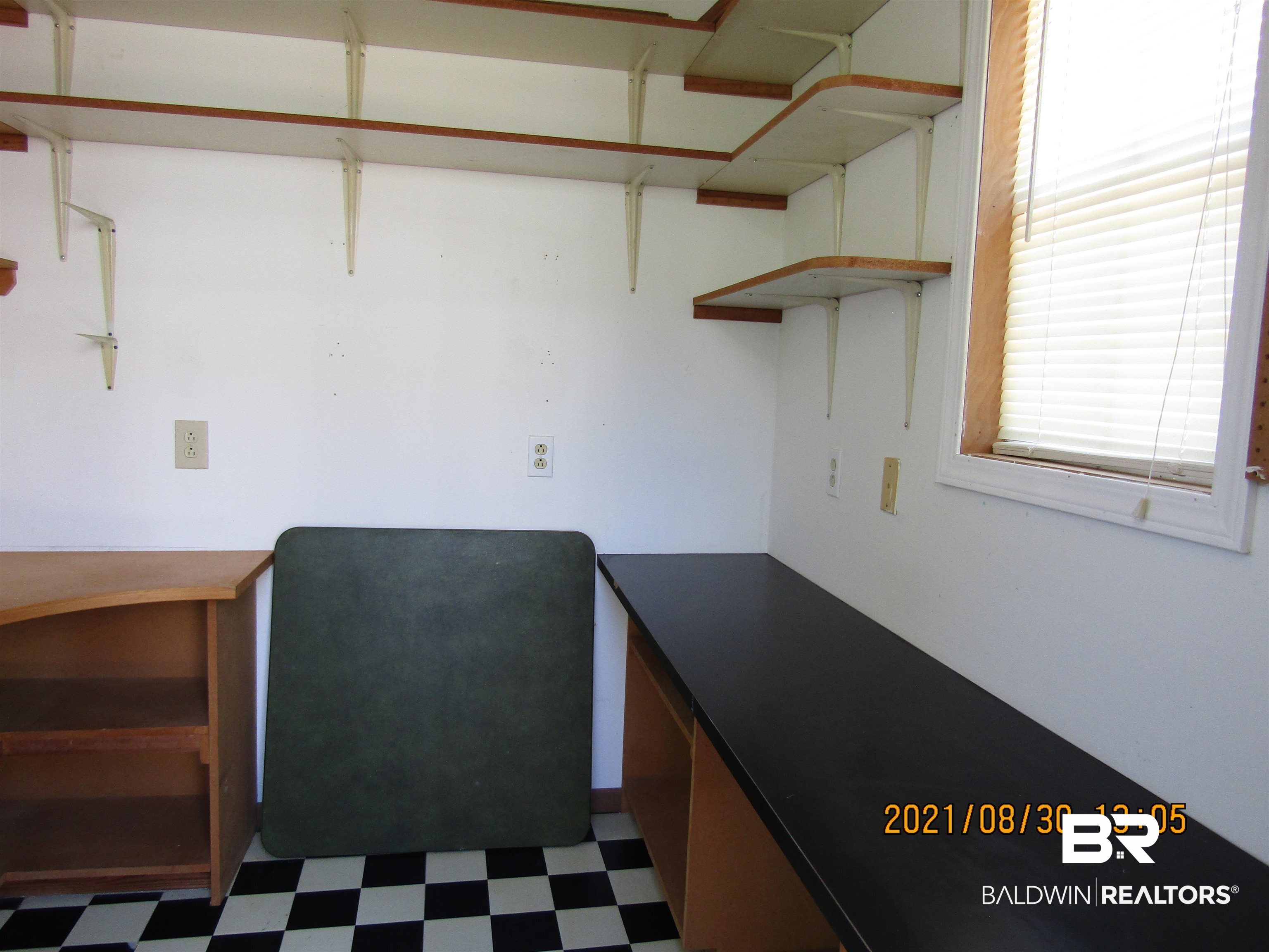 210-211 Defuniak Loop Lillian, AL 36549 - Photo 36 of 47 Inside Craft Room