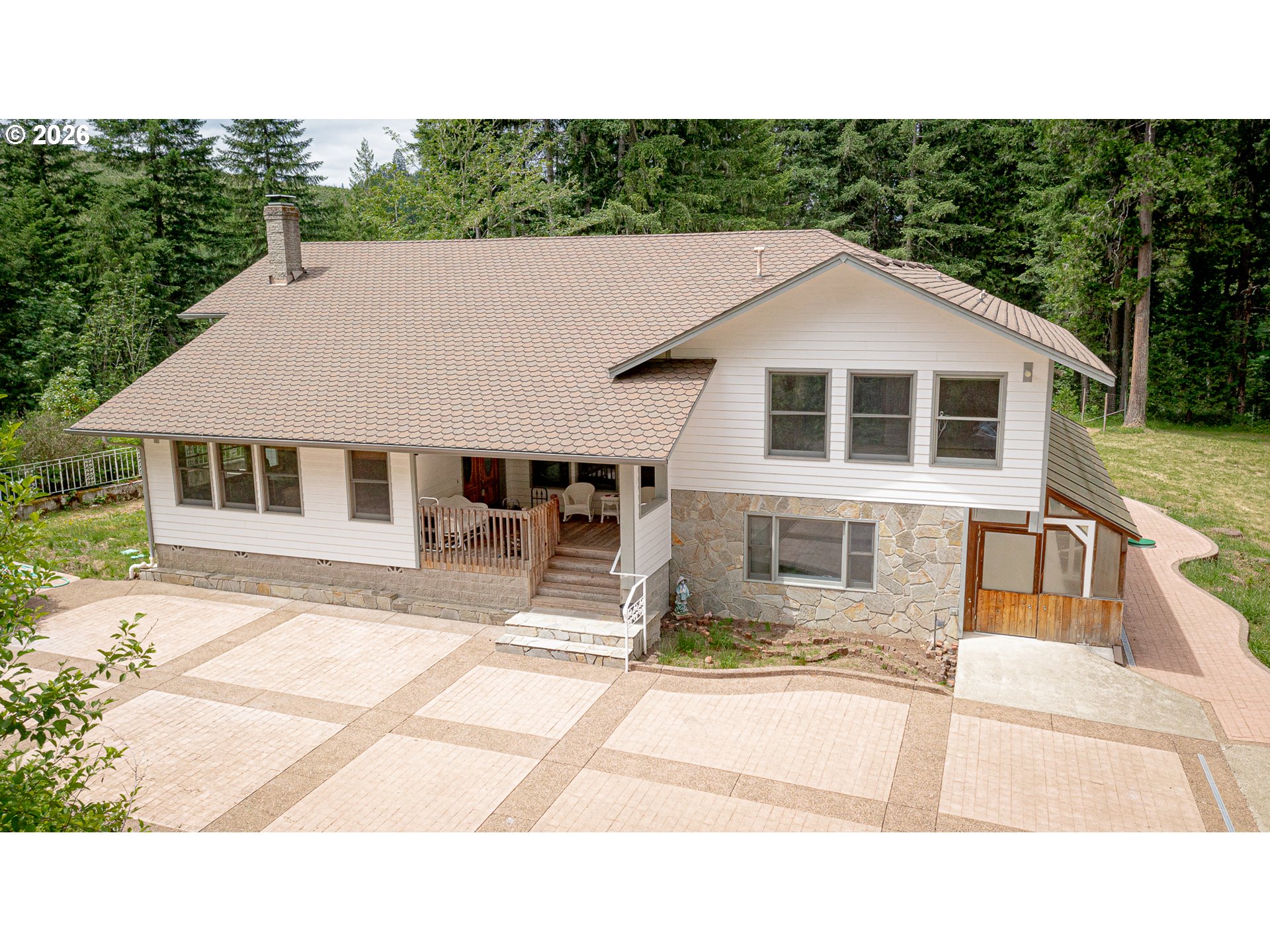 2690 Bear Creek Road Cottage Grove, OR 97424 - Photo 2 of 46