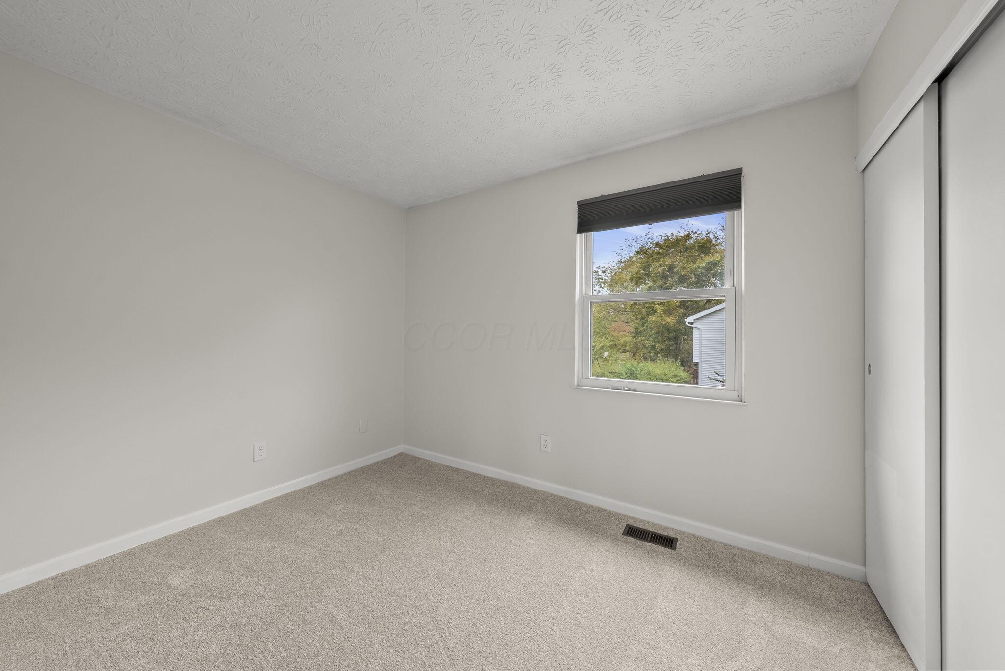 3552 Mountshannon Road Columbus, OH 43221 - Photo 30 of 36 22-web-or-mls-DSC03870
