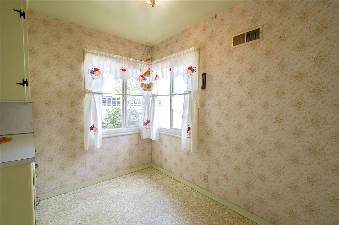 404 2nd Street Orland, CA 95963 - Photo 15 of 40 a view of bathroom