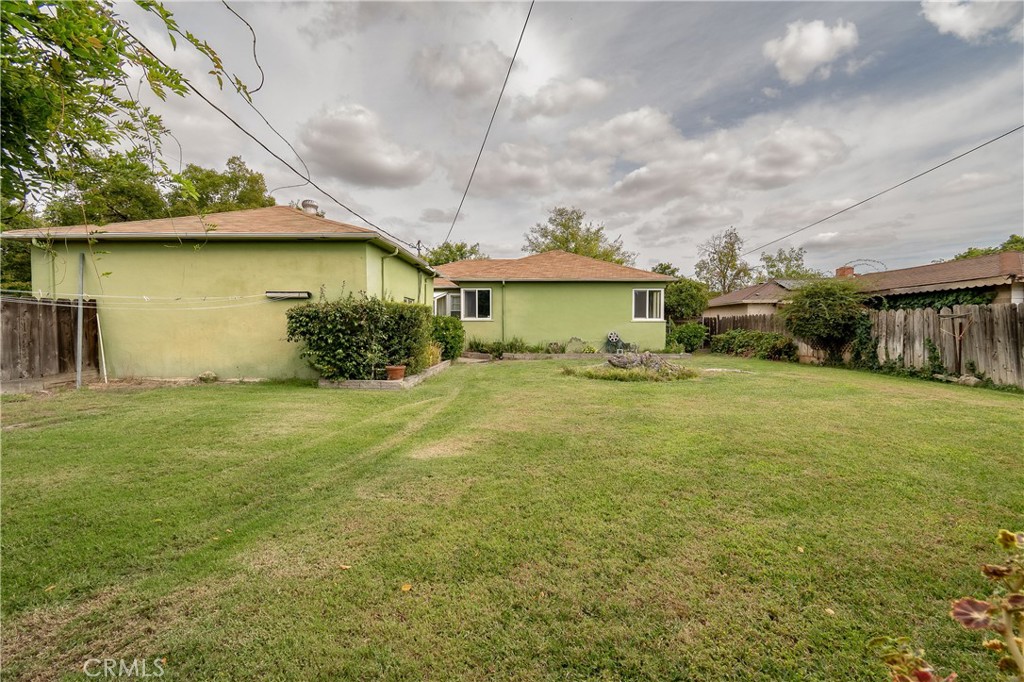 404 2nd Street Orland, CA 95963 - Photo 38 of 40 a front view of a house with garden